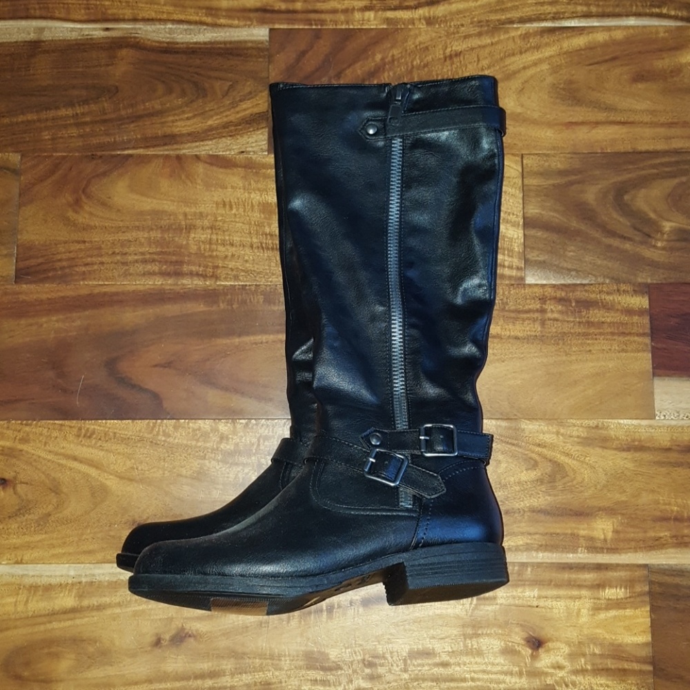 Black riding boots